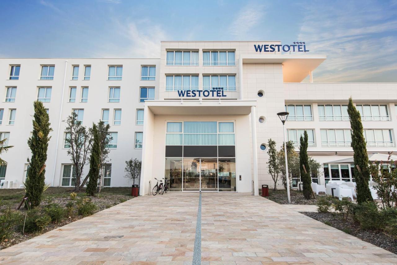 Westotel Tours Val De Loire La Ville-aux-Dames Εξωτερικό φωτογραφία